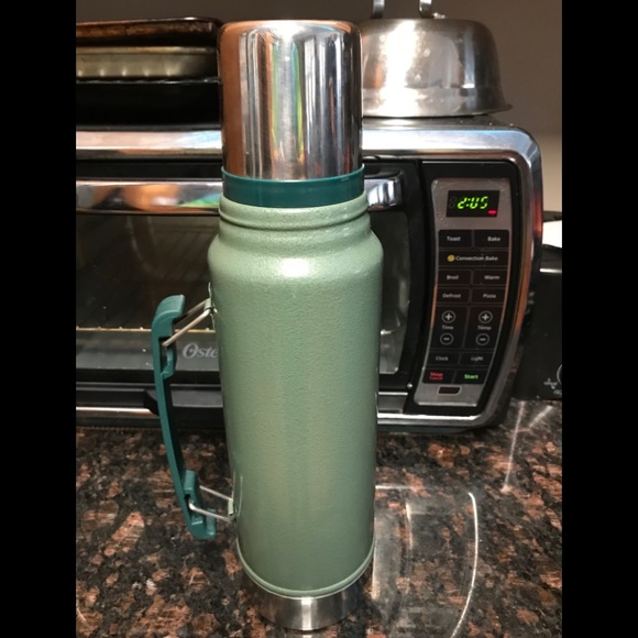 NWOT Stanley Classic Vacuum Insulated Thermos - Picture 2 of 9